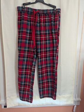 Secret Treasures Red Plaid Lounge Joggers